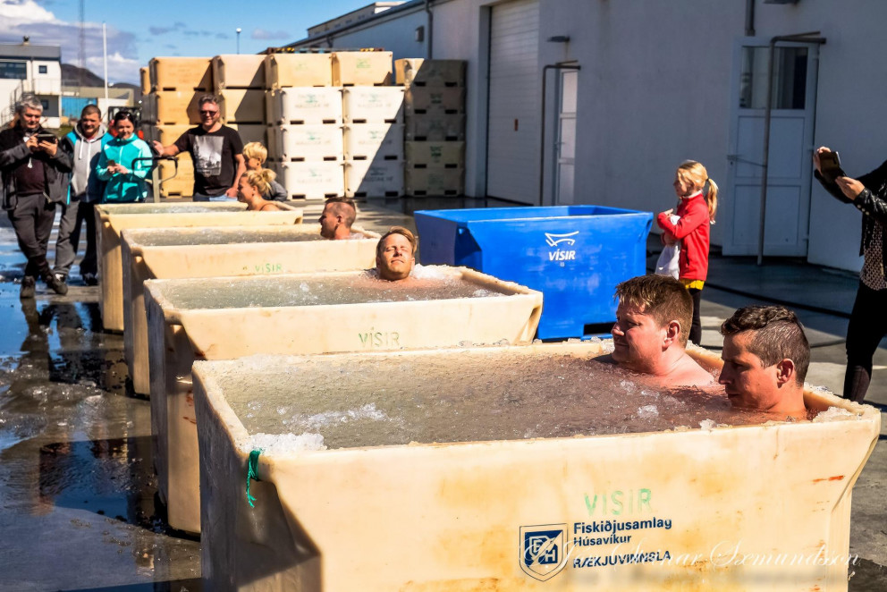 Ísbað 0°C í blíðskaparveðri